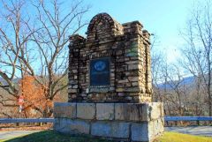 Robert E. Lee / Dixie Highway Monument - Hot Springs, NC
