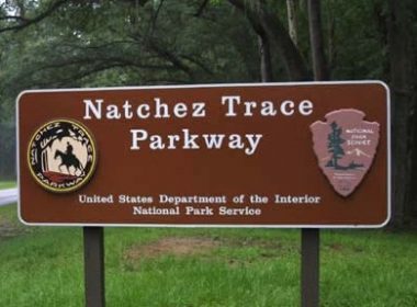 Natchez_Trace_Sign